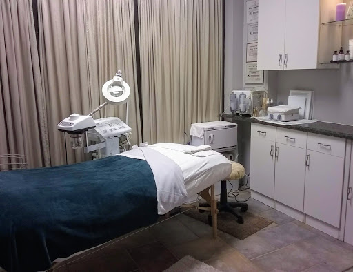 Hair Salon «Metro Hair Salon and Spa», reviews and photos, 13505 Icot Blvd #201, Clearwater, FL 33760, USA