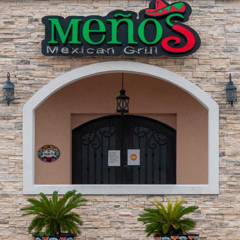 Meno's Méxican Grill | Stan Schlueter 76542