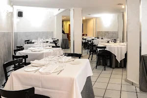 Restaurante El Chaleco image