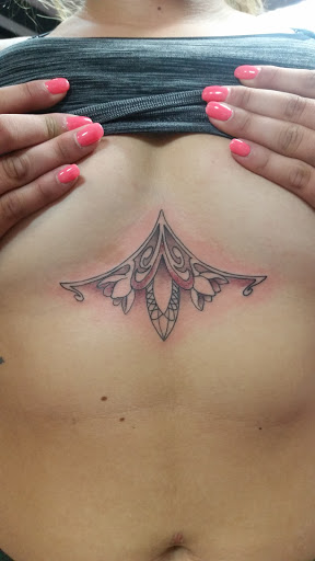 Tattoo Shop «Golden Rule Tattoo and Body Piercing», reviews and photos, 10406 Silverdale Way NW b103, Silverdale, WA 98383, USA