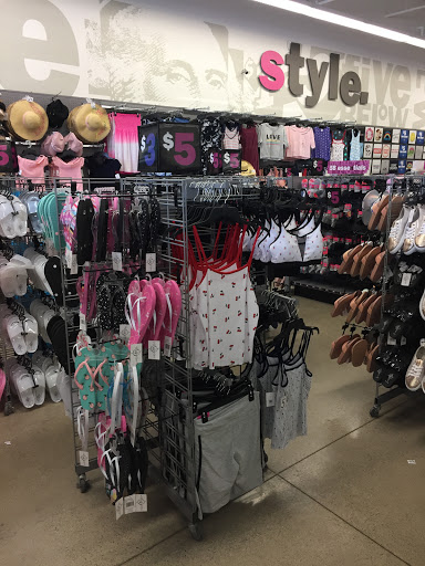 Variety Store «Five Below», reviews and photos, 23853 Eureka Rd, Taylor, MI 48180, USA