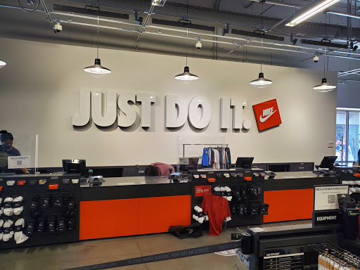 Shopping Mall «Charlotte Premium Outlets», reviews and photos, 5404 New Fashion Way, Charlotte, NC 28278, USA