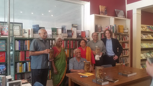 Book Store «River Oaks Book Store», reviews and photos, 3270 Westheimer Rd, Houston, TX 77098, USA