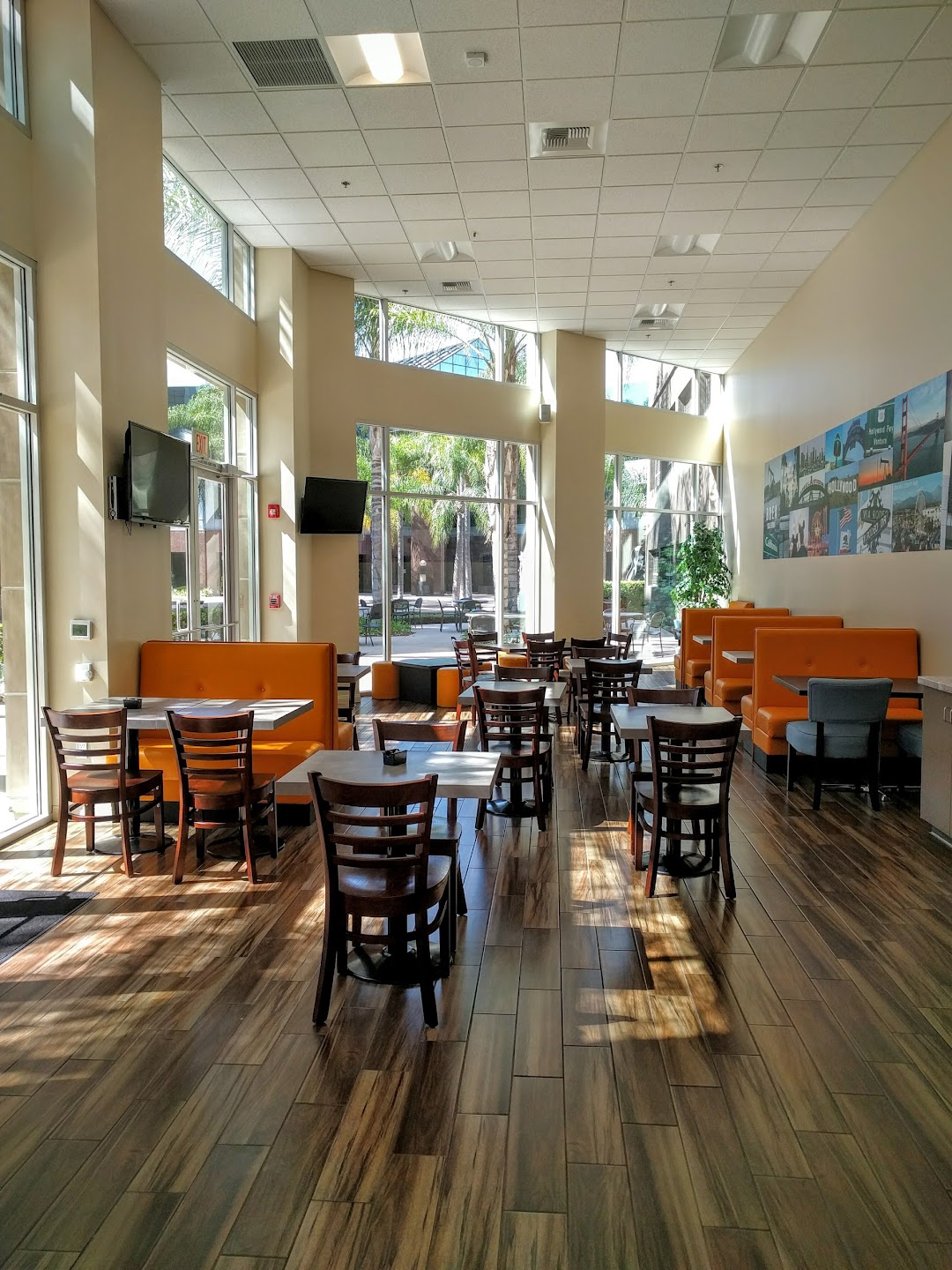 Centre Pointe Cafe