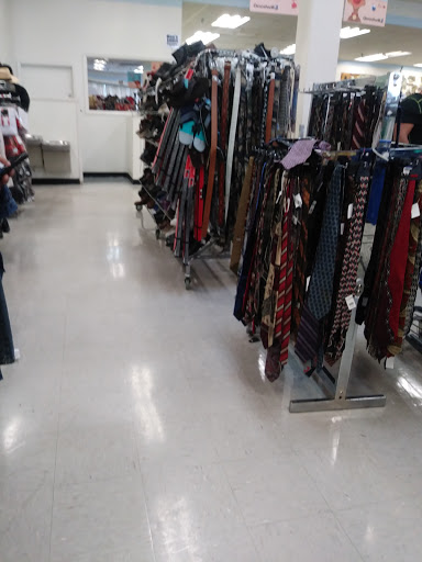 Thrift Store «Goodwill Tampa Store», reviews and photos