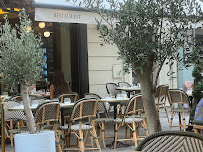 Atmosphère du Café Hoche Cannes - Restaurant, Brasserie, Salon de thé Rue Hoche - n°18
