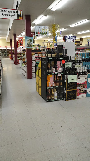 Liquor Store «West Ridge Wine and Liquor», reviews and photos, 630 W Ridge Rd, Rochester, NY 14615, USA