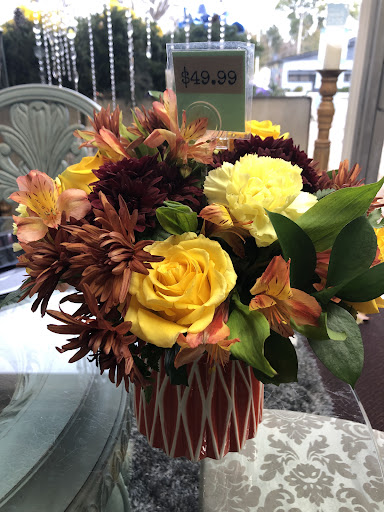 Florist «Dynamic Flowers of Royal Oak», reviews and photos, 3221 N Main St, Royal Oak, MI 48073, USA