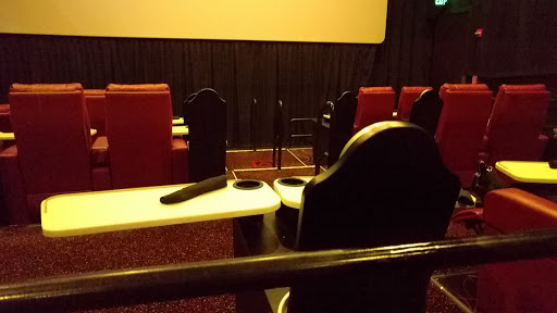 Movie Theater «AMC Framingham 16 with Dine-in Theatres», reviews and photos, 22 Flutie Pass, Framingham, MA 01701, USA