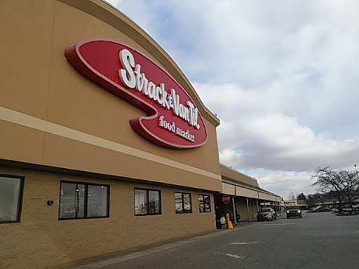 Grocery Store «Strack & Van Til Food Market And Cafe And Deli», reviews and photos, 7760 E 37th Ave, Hobart, IN 46342, USA