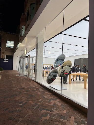 Computer Store «Apple Reston», reviews and photos, 11949 Market St, Reston, VA 20190, USA