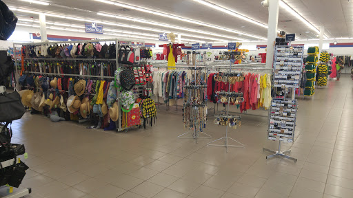 Thrift Store «Lake Hallie Goodwill Retail Store & Training Center», reviews and photos, 2759 S Prairie View Rd, Chippewa Falls, WI 54729, USA