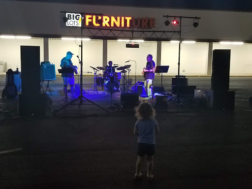 Home Improvement Store «Tractor Supply Co.», reviews and photos, 2028 N Locust Ave, Lawrenceburg, TN 38464, USA