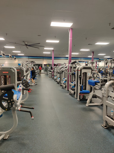 Health Club «Crunch - Mount Prospect», reviews and photos, 225 W Rand Rd, Mt Prospect, IL 60056, USA