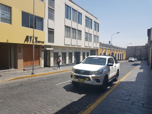 Alquiler furgonetas baratas Arequipa