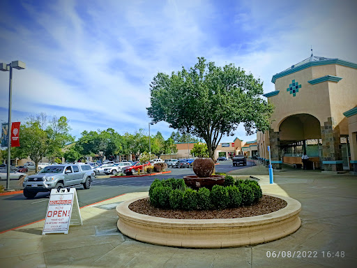 Shopping Mall «Feather Down Shopping Center», reviews and photos, 1258 Stabler Ln, Yuba City, CA 95993, USA