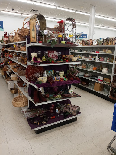 Thrift Store «Green Bay East Goodwill Retail Store & Training Center», reviews and photos