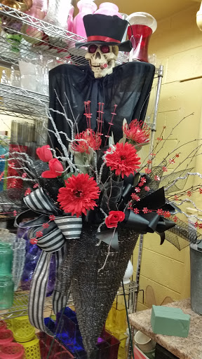 Florist «Flower Basket», reviews and photos, 302 N Lake St, Aurora, IL 60506, USA