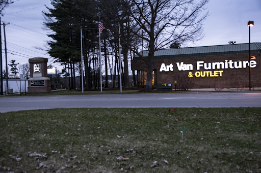 Furniture Store «Art Van Furniture - Traverse City», reviews and photos, 1775 Oak Hollow Dr, Traverse City, MI 49686, USA