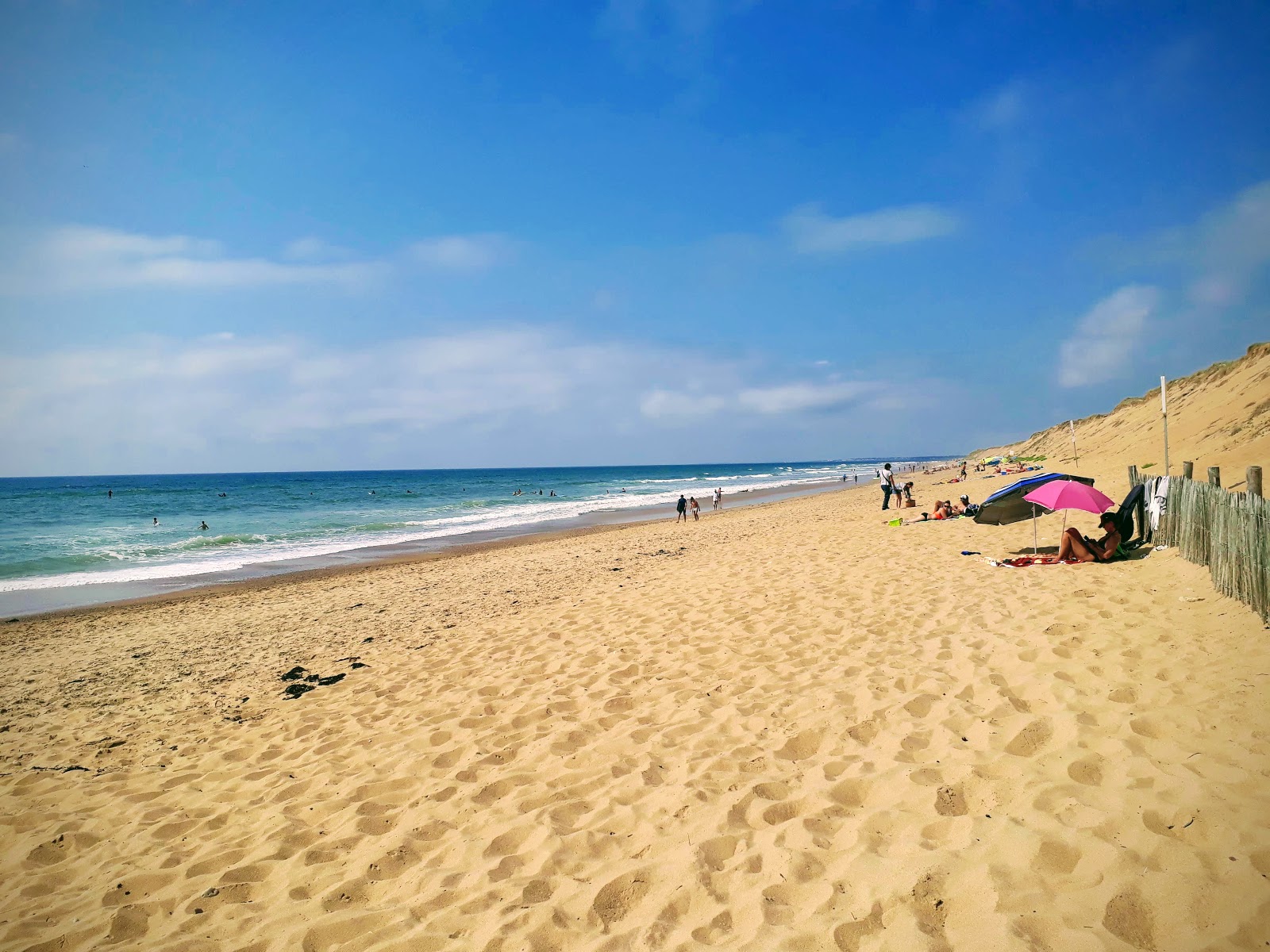 索维特尔海滩的照片 带有明亮的沙子表面