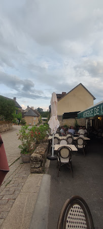 Atmosphère du Restaurant français L'Auberge de la Vallée à Saint-Céneri-le-Gérei - n°2