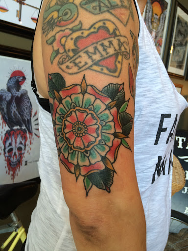 Tattoo Shop «Keepsake Tattoo Studio», reviews and photos, 253 11th St, Astoria, OR 97103, USA