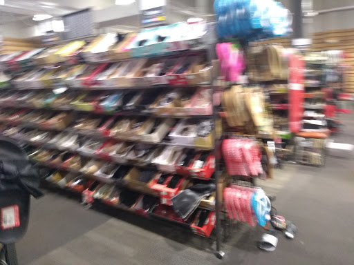 Shoe Store «DSW Designer Shoe Warehouse», reviews and photos, 1 Walden Galleria, Buffalo, NY 14225, USA