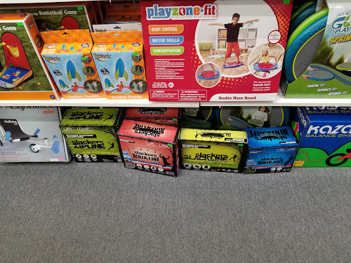 Shopping Mall «Orchard Mall Shopping Center», reviews and photos, 6337 Orchard Lake Rd, West Bloomfield Township, MI 48322, USA