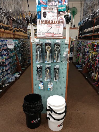 Sporting Goods Store «Half Hitch-Panama City Beach», reviews and photos, 2206 Thomas Dr, Panama City, FL 32408, USA