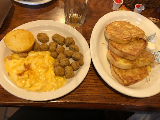 American Restaurant «Cracker Barrel Old Country Store», reviews and photos, 5706 Northridge Dr, Gurnee, IL 60031, USA