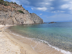 Foto di Paralia Goa con baia piccola