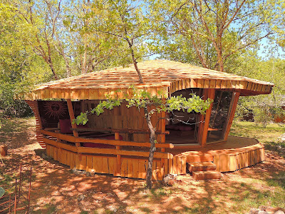 Cabane Couleurs Indiennes à Cazilhac