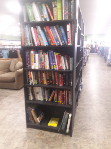 Thrift Store «Goodwill, Serving the People of Southern Los Angeles County», reviews and photos, 800 W Pacific Coast Hwy, Long Beach, CA 90806, USA