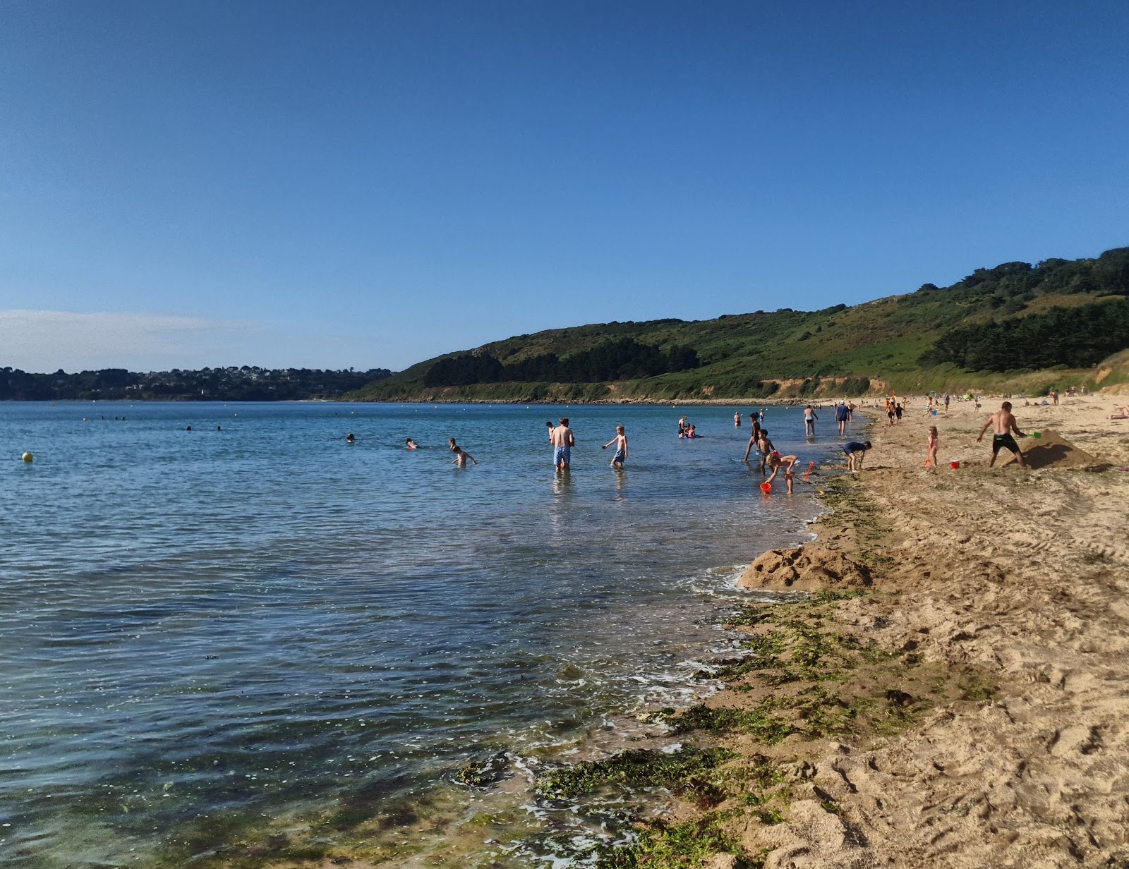 Photo de Plage de Goas Lagorn avec l'eau cristalline de surface