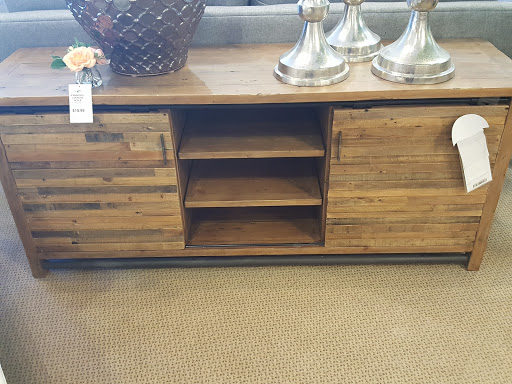 Furniture Store «La-Z-Boy Furniture Galleries», reviews and photos, 4116 Oleander Dr, Wilmington, NC 28403, USA