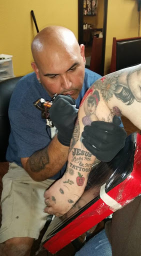 Tattoo Shop «Lizards Ink Tattoo Studio Denton», reviews and photos, 1111 E McKinney St, Denton, TX 76209, USA