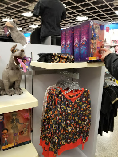 Toy Store «Disney Store», reviews and photos, 6170 Grand Ave, Gurnee, IL 60031, USA