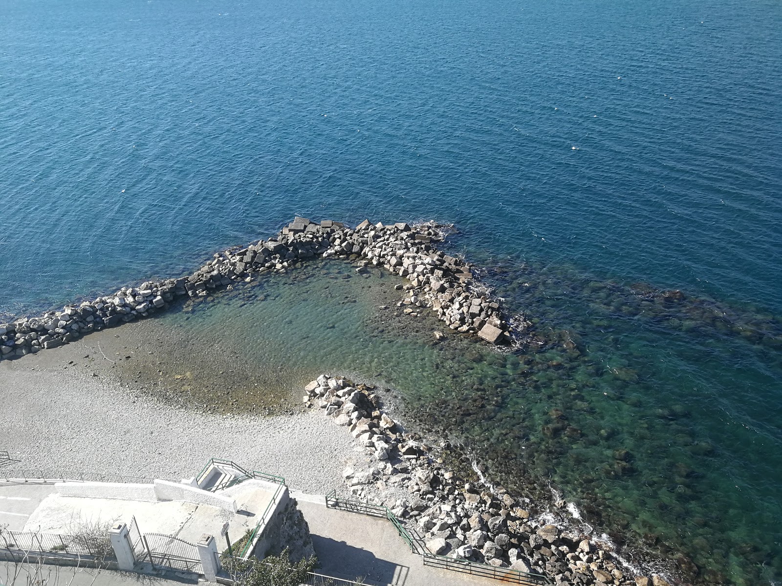 Foto von Spiaggia La Palombara
 mit kleine bucht