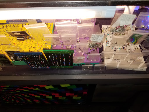 Tattoo Shop «hollywood ink», reviews and photos, 809 S Danny Thomas Blvd, Memphis, TN 38126, USA