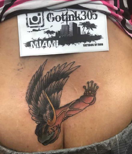 Explore minimalist finger tattoo ideas, creative tattoo ideas in Hialeah, available at Allstar Tattoo & Body piercing