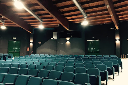 Cinema Teatro Charlot Piazza Don Gerardo Fiore, Via Fravita, 84080 Capezzano SA, Italia