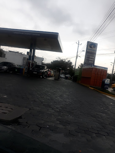 Gasolinera Petrocuador - Quito
