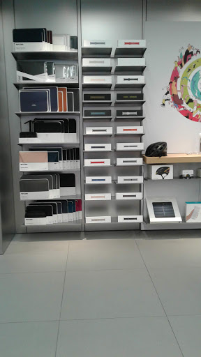 Computer Store «Apple Queens Center», reviews and photos, 90-15 Queens Blvd, Elmhurst, NY 11373, USA