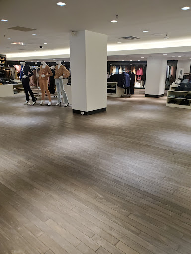 Clothing Store «Express», reviews and photos, 429 Nichols Rd, Kansas City, MO 64112, USA