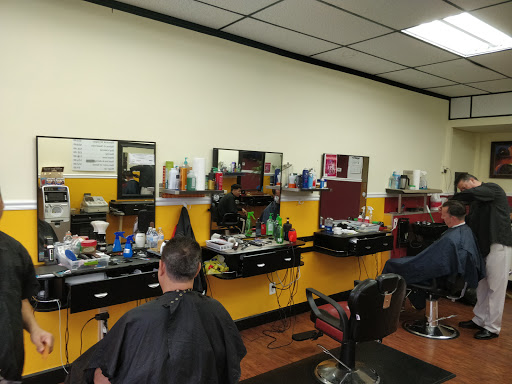 Barber Shop «Snip Snip Barber Shop», reviews and photos, 1081 W Broad St, Falls Church, VA 22046, USA