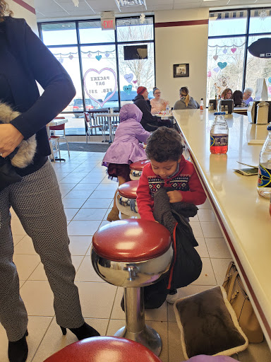 Donut Shop «Original Country Donuts», reviews and photos, 3091 US-20 #101, Elgin, IL 60124, USA