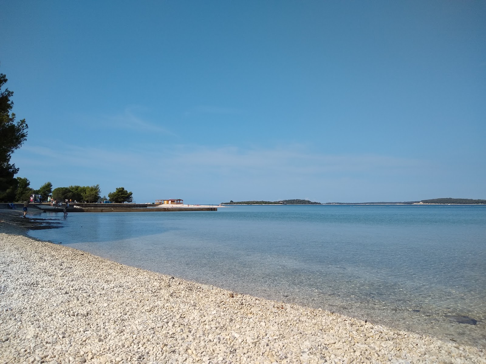 Foto van Valbandon beach met ruime baai