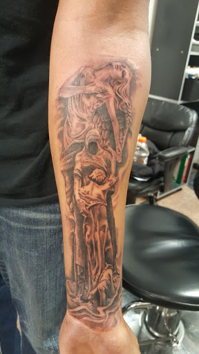 Tattoo Shop «Moving Shadow Ink», reviews and photos, 4328 W Forest Home Ave, Milwaukee, WI 53219, USA