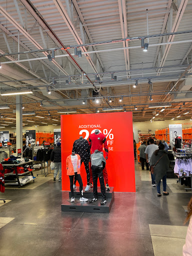 Sporting Goods Store «Nike Factory Store», reviews and photos, 1 Premium Outlet Blvd #699, Tinton Falls, NJ 07753, USA