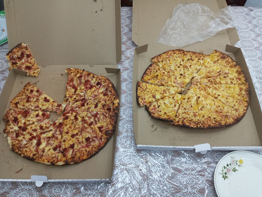 Vela's pizza
